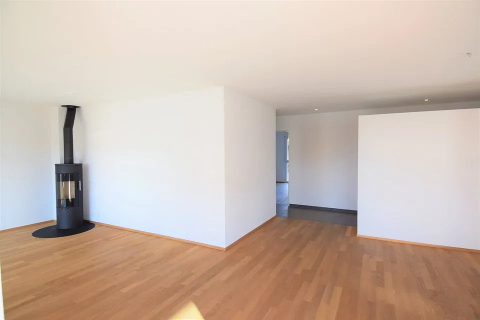 Spacious 4.5 room apartment with covered balcony