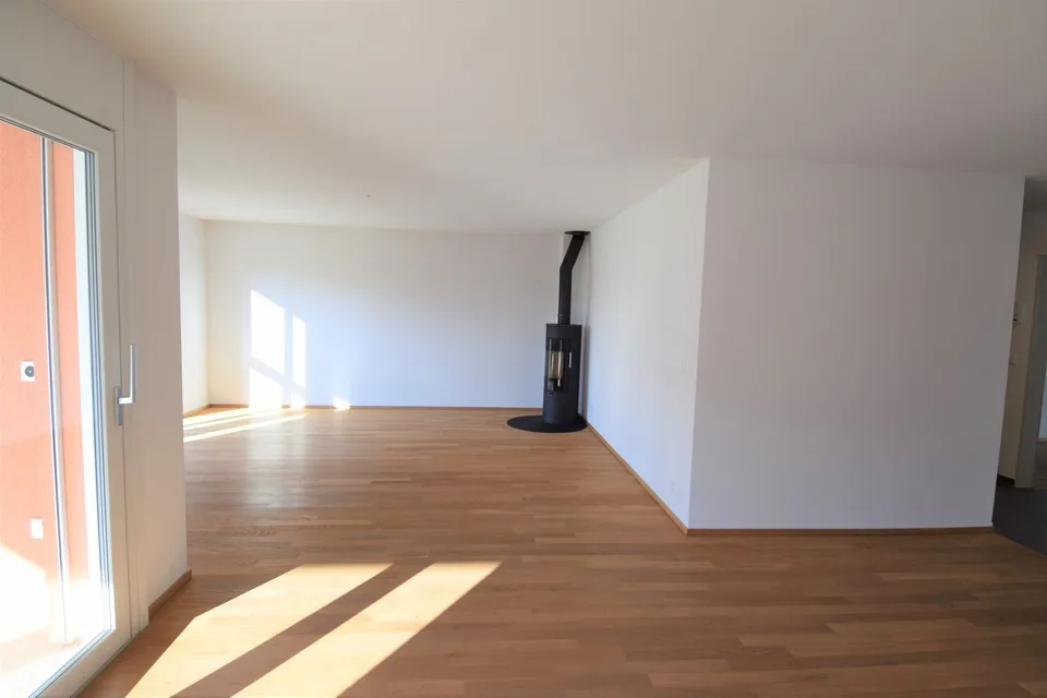 Spacious 4.5 room apartment with covered balcony