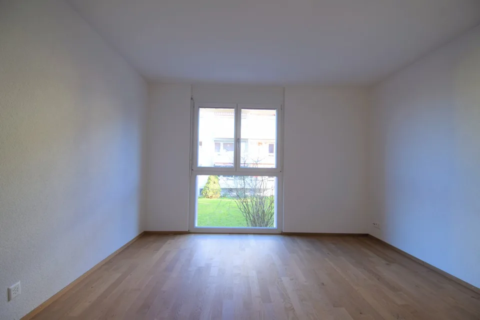 Spacious 4.5 room apartment with covered balcony