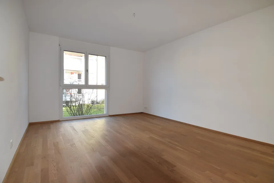 Spacious 4.5 room apartment with covered balcony