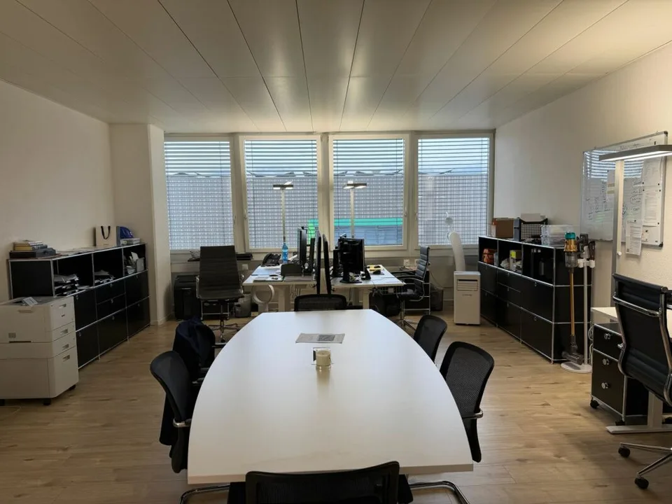 Ufficio moderno & completamente attrezzato – foto 4 di 8