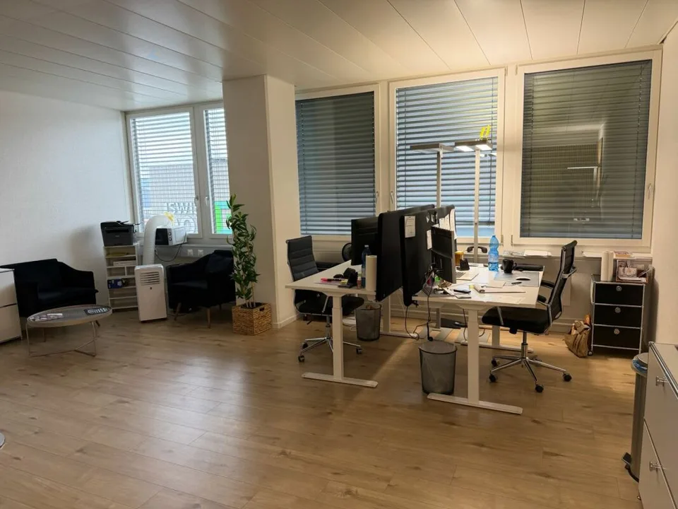 Ufficio moderno & completamente attrezzato – foto 2 di 8
