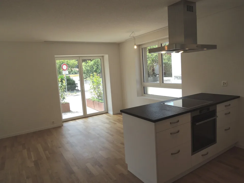 Charming 2.5-room ground floor apartment