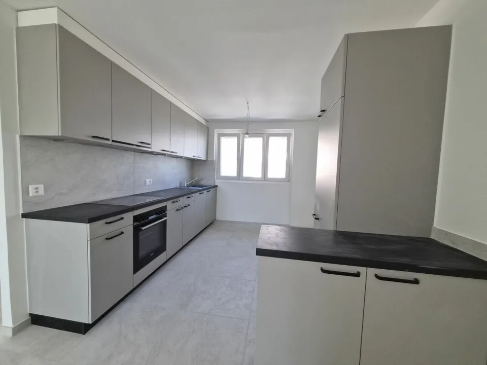 Komplett renoviert! 4.5 Zimmer im 1. Stock – Foto 3 von 6