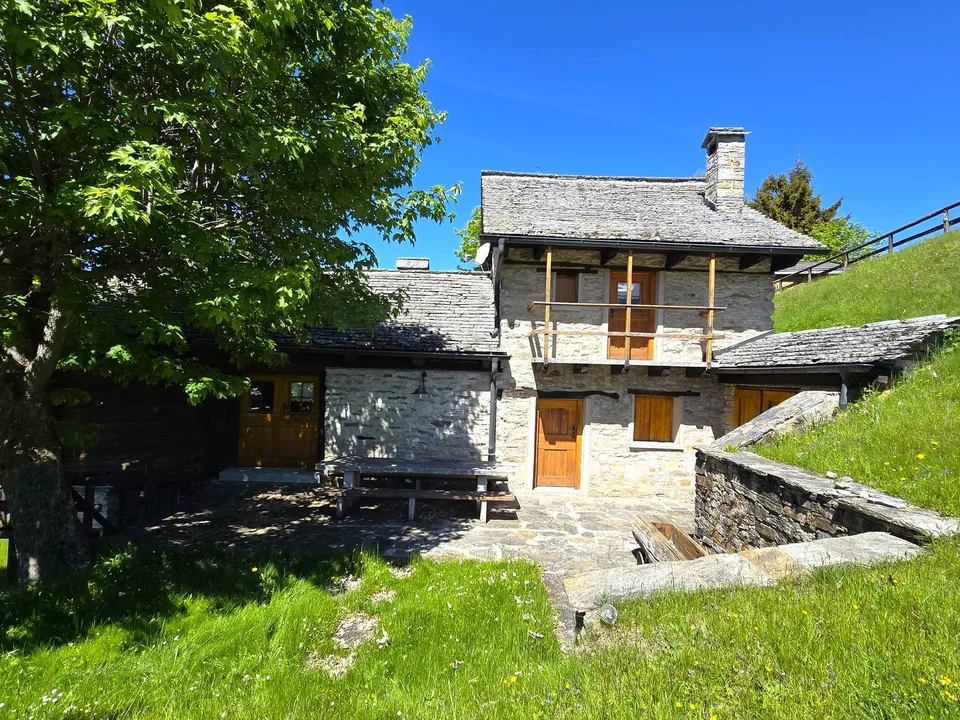 schönes Berghaus mit grossem Land und herrlichem Panoramablick – foto 7 di 30