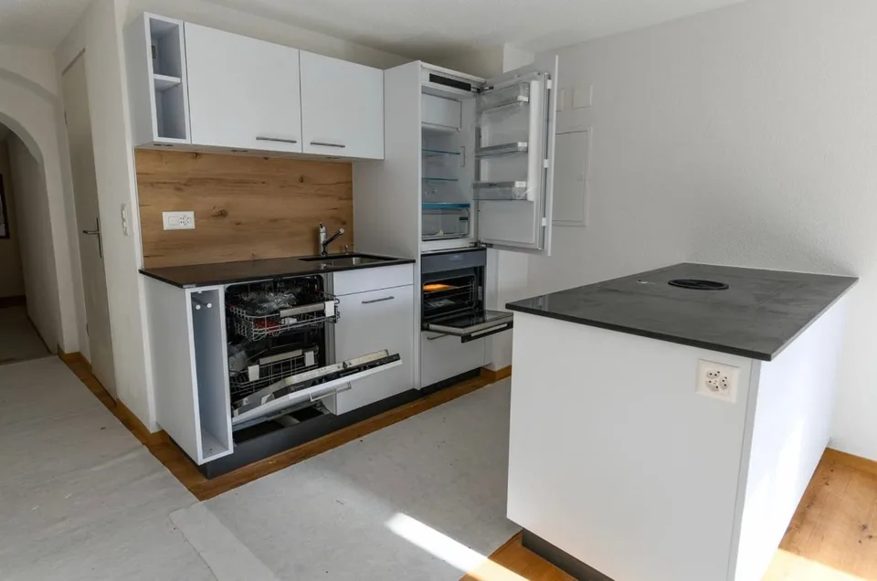 Incantevole appartamento di 2 camere in un edificio storico nel cuore di Büren an der Aare – disponibile immediatamente