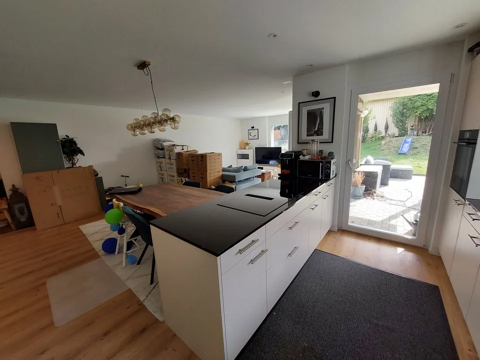 Appartement charmant avec beaucoup d'espaces verts, moderne et familial