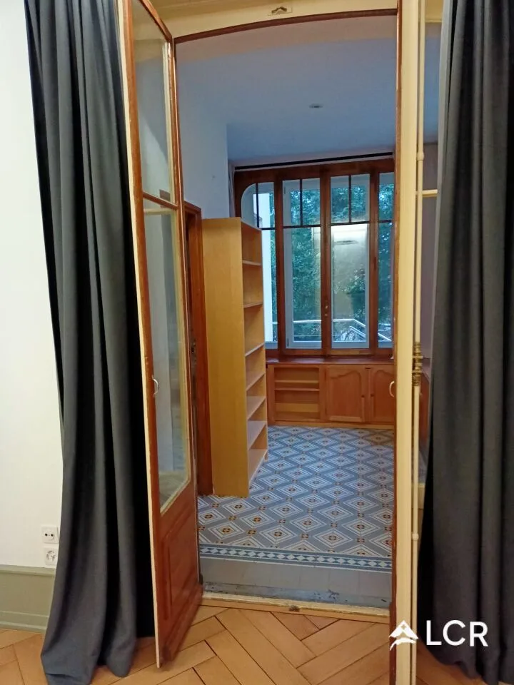 Schöne 3-Zimmer-Wohnung / 1 Schlafzimmer / 1 Badezimmer / 1 Balkon / 1 Garten / Parkplatz