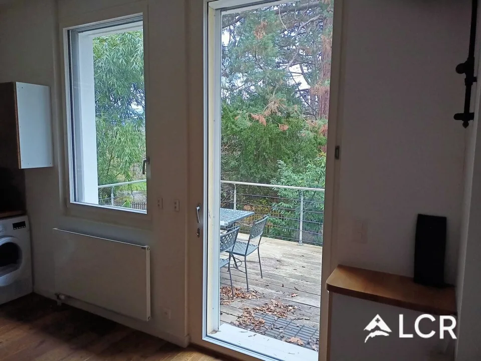 Schöne 3-Zimmer-Wohnung / 1 Schlafzimmer / 1 Badezimmer / 1 Balkon / 1 Garten / Parkplatz