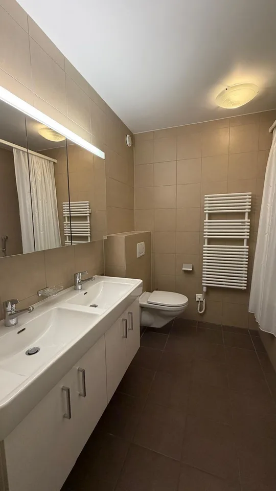 Bel appartement contemporain avec jardin