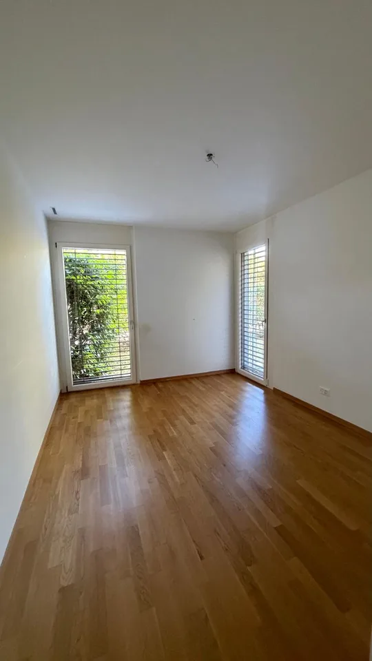 Bel appartement contemporain avec jardin