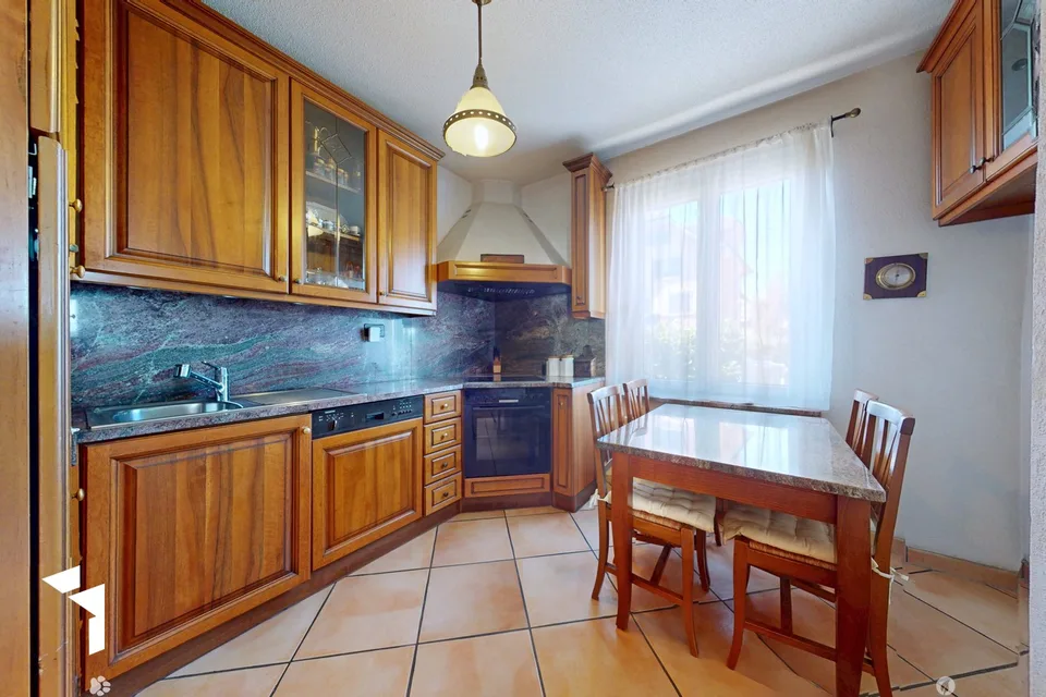 Fehr Immobilien - Top gepflegtes 5.5-Zimmer-EFH an zentraler Lage – Foto 4 von 13
