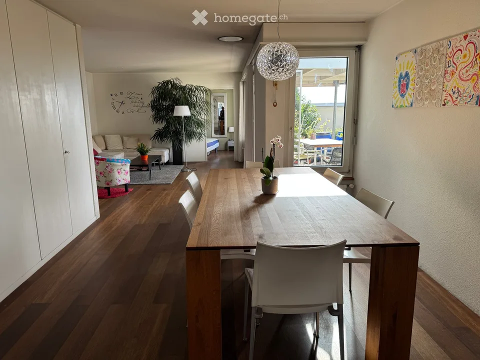 5.5-Zimmer Einfamilienhaus mit Top-Aussicht und absoluter Privatsphäre – Foto 5 von 6
