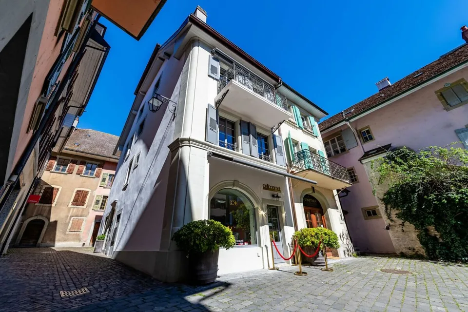 8 Zimmer Einfamilienhaus in Lutry – Foto 2 von 27
