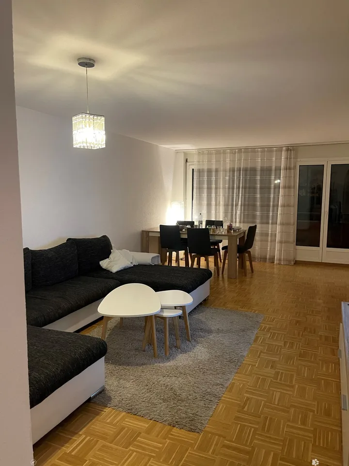 Grosszügige & top sanierte 3.5-Zimmerwohnung im Gurzelenquartier – Stämpflistrasse 97, Biel – Foto 4 von 7
