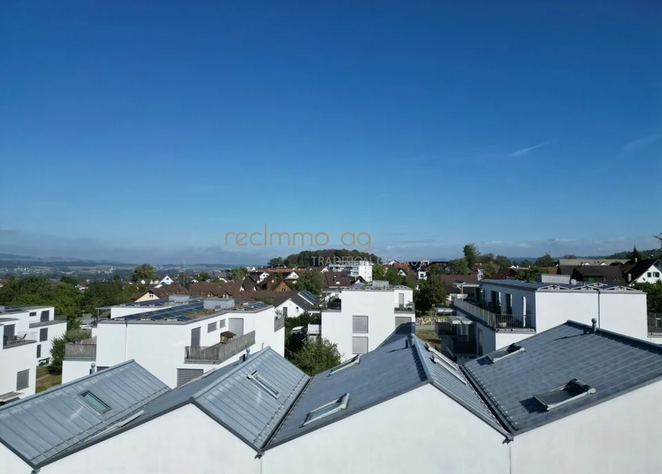 Modernes, lichtdurchflutetes 6.5-Zimmer-Reiheneinfamilienhaus mit Garten in Obfelden – Foto 13 von 13