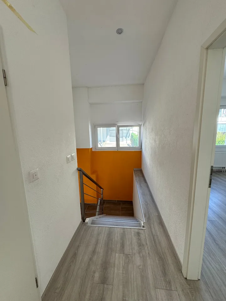 Helles Duplex-Wohnung mit 4.5 Zimmern in Saint-Imier – sofort verfügbar