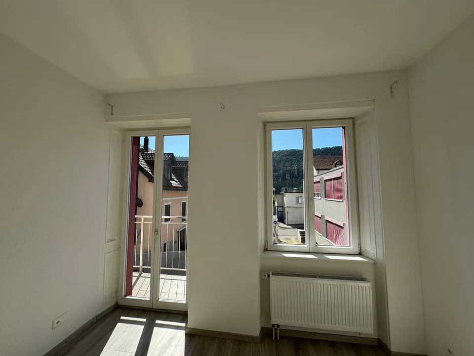 Helles Duplex-Wohnung mit 4.5 Zimmern in Saint-Imier – sofort verfügbar