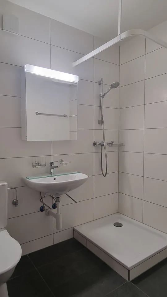 Helles 4-Zimmer-Wohnung mit 2 Badezimmern – sofort verfügbar – Foto 9 von 9