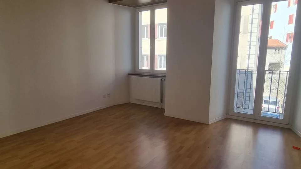 Helles 4-Zimmer-Wohnung mit 2 Badezimmern – sofort verfügbar – Foto 7 von 9