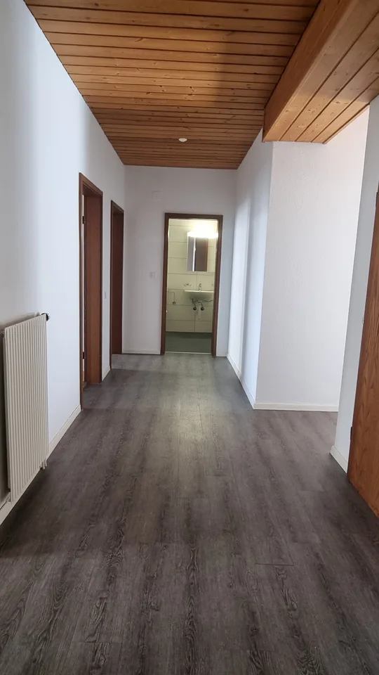 Helles 4-Zimmer-Wohnung mit 2 Badezimmern – sofort verfügbar – Foto 8 von 9