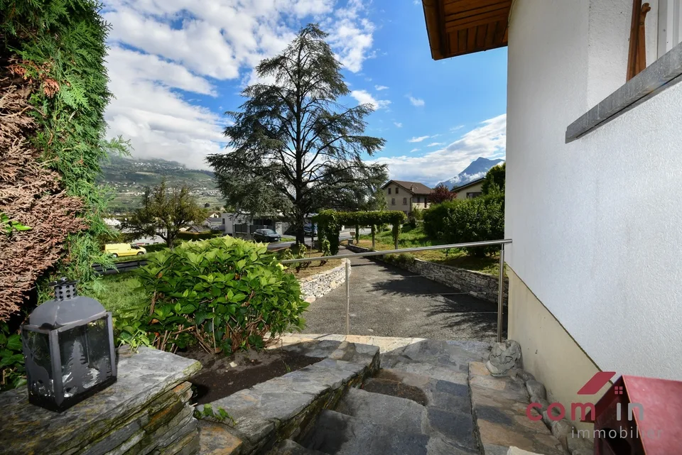 Einfamilienhaus in Grône mit Studio und Blick, ruhig und zentral – Foto 2 von 26