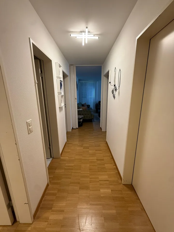 Helle 4.5-Zimmer-Wohnung mit Balkon in Kaiseraugst – sofort verfügbar! – Foto 7 von 15