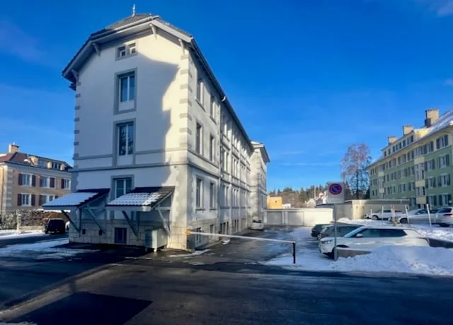 In vendita! Bellissimo edificio misto, con 14 garage e 18 posti auto – foto 4 di 14