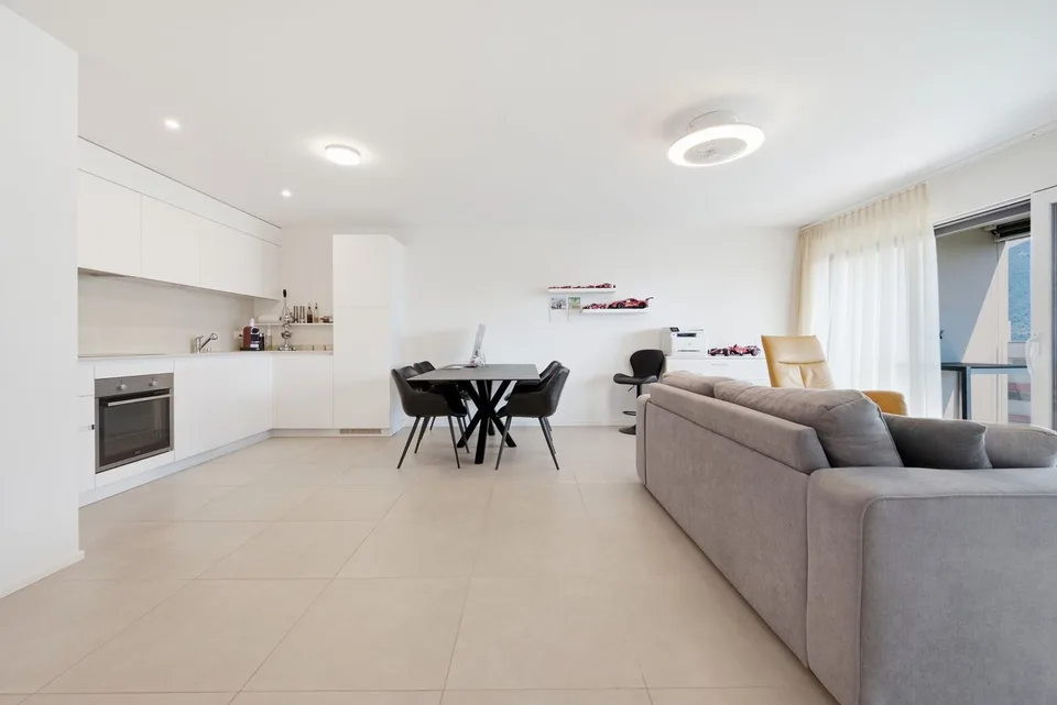 2.5-Zimmer-Wohnung im Herzen von Minusio mit teilweiser Seesicht – Foto 4 von 7