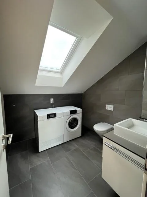 Vaste appartement loft au dernier étage