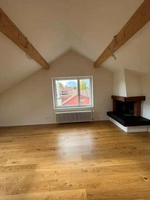 Vaste appartement loft au dernier étage