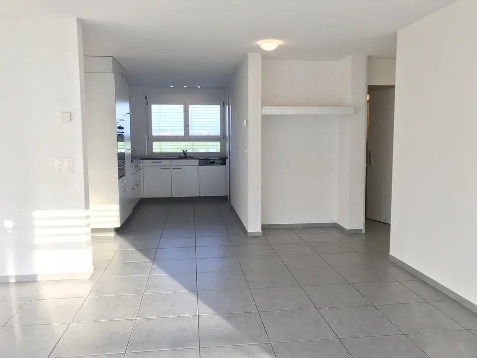 Appartement lumineux et spacieux de 4,5 pièces avec balcon et soleil du soir