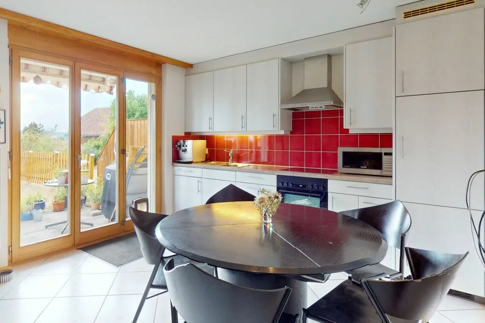 Due appartamenti, una casa piena di possibilità – foto 6 di 22