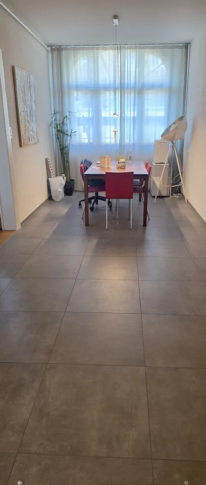 4-Zimmerwohnung mit 3 Balkonen und hohen Decken – Foto 3 von 21