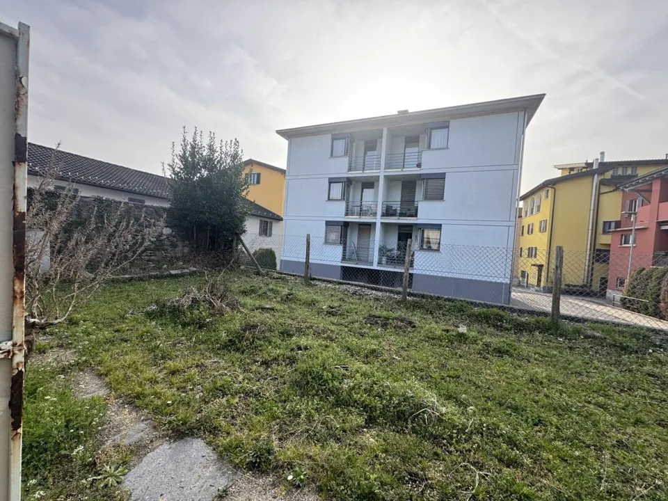 Lager mit 2 Garagen zur Verkauf – Foto 6 von 7