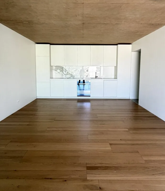 Modernes Seeblick 3.5 Lokale
