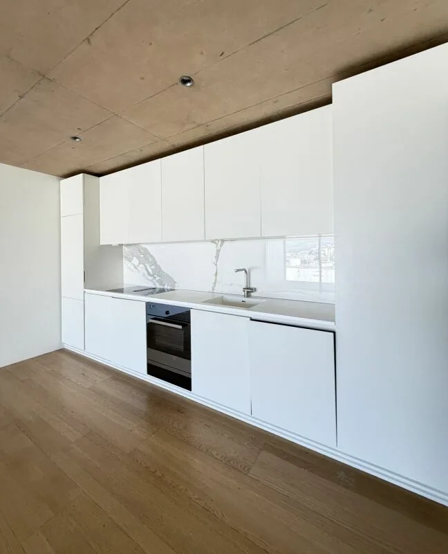 Modernes Seeblick 3.5 Lokale