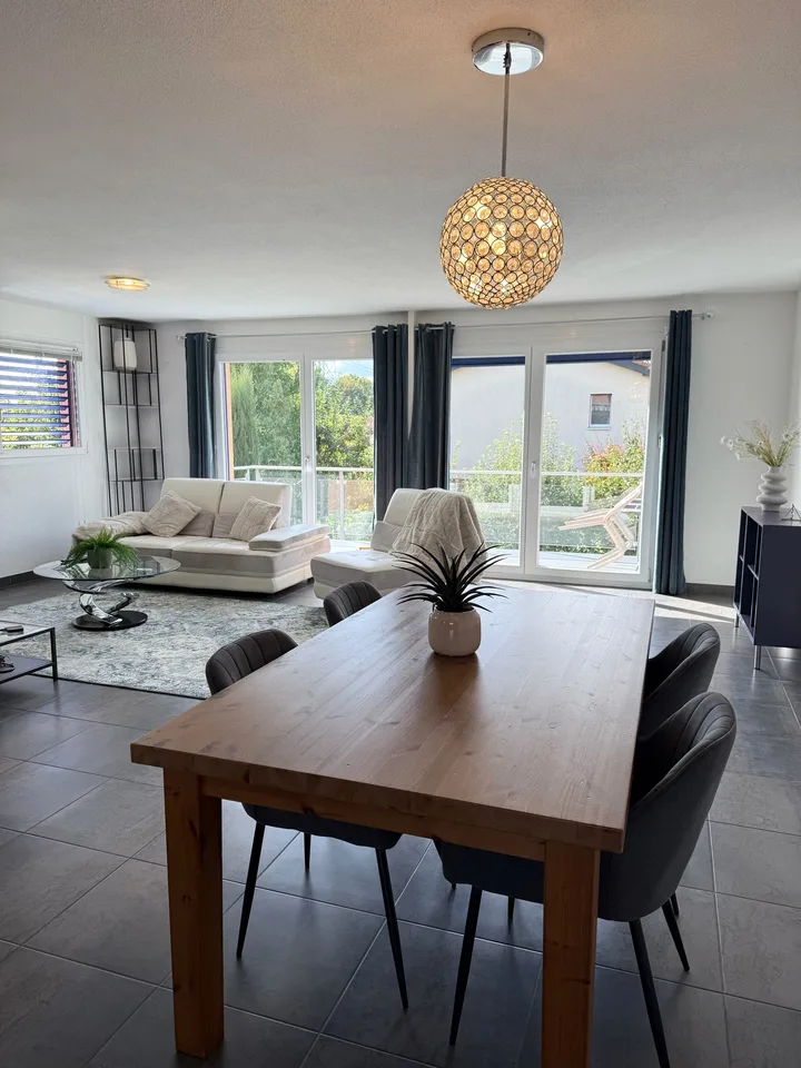 Schönes möbliertes Zimmer von 25 m² in einem großen Haus von 270 m²