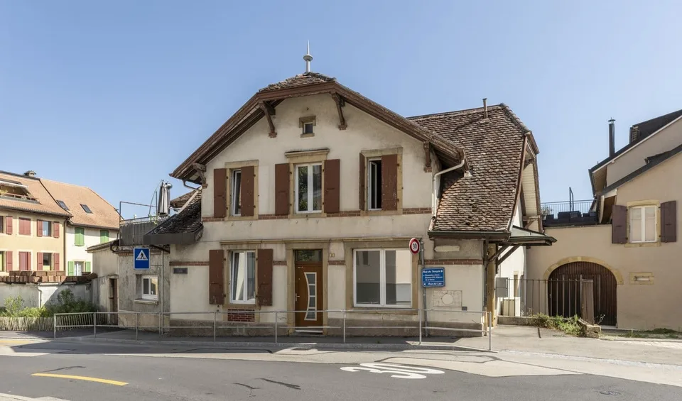 Edificio misto con alto potenziale nel cuore del villaggio di Bôle (Comune di Milvignes) – foto 2 di 26
