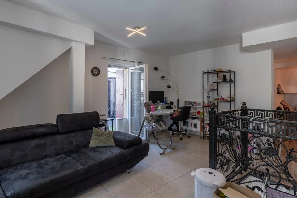 Edificio misto con alto potenziale nel cuore del villaggio di Bôle (Comune di Milvignes) – foto 18 di 26