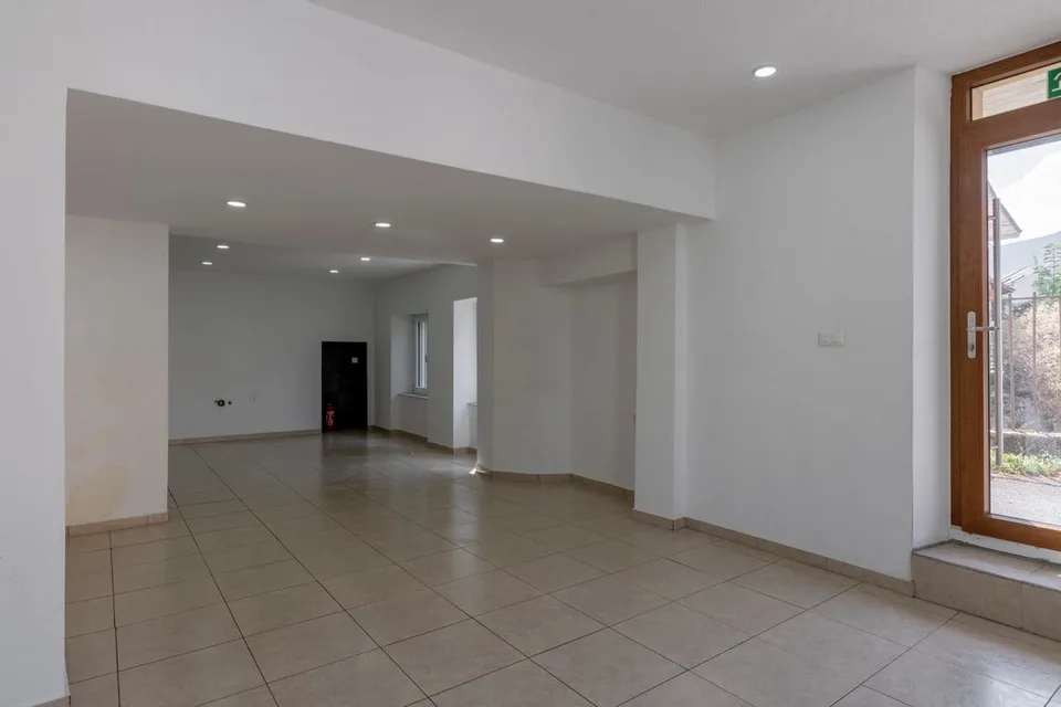Edificio misto con alto potenziale nel cuore del villaggio di Bôle (Comune di Milvignes) – foto 6 di 26
