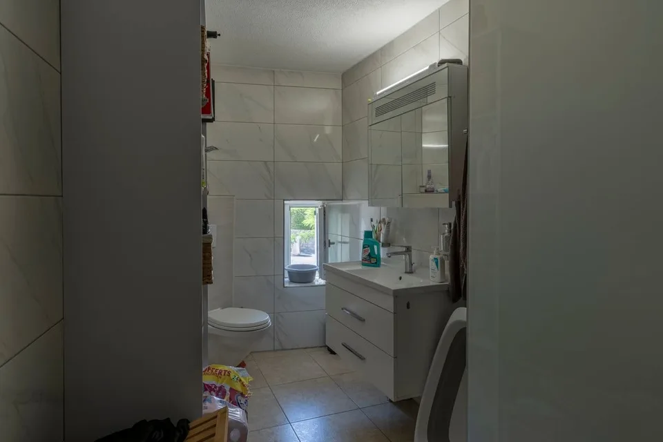 Edificio misto con alto potenziale nel cuore del villaggio di Bôle (Comune di Milvignes) – foto 24 di 26