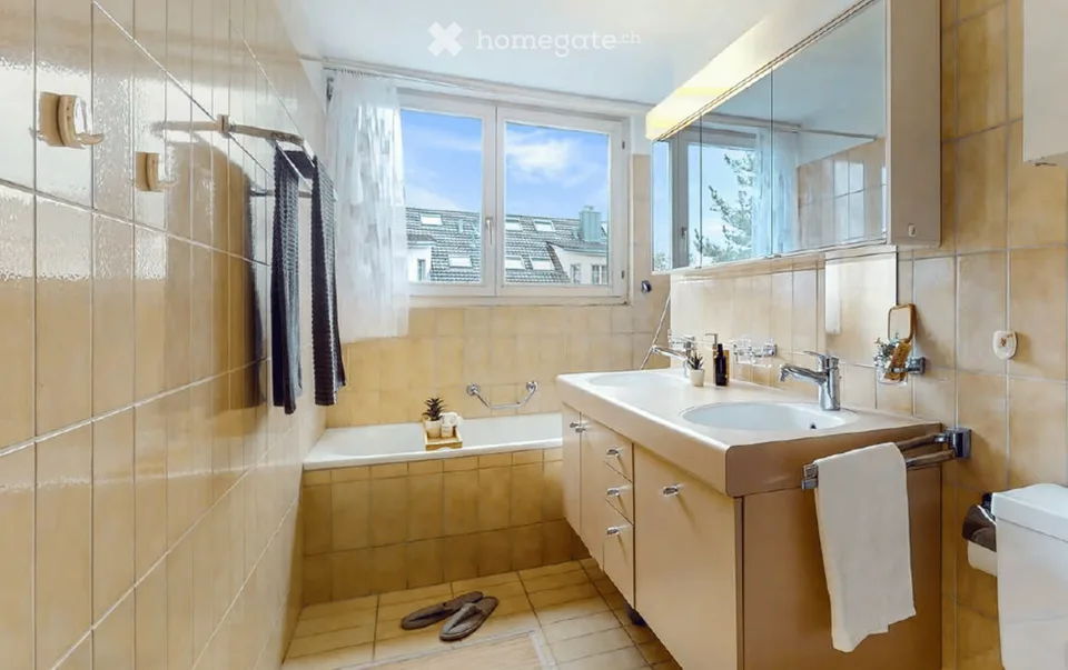 Spacious 5.5-room maisonette apartment with balcony and beautiful views in Aadorf