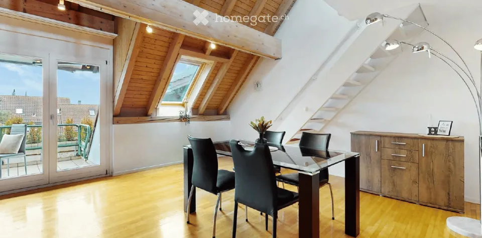 Spacious 5.5-room maisonette apartment with balcony and beautiful views in Aadorf