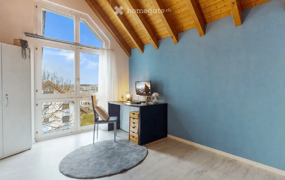 Spacious 5.5-room maisonette apartment with balcony and beautiful views in Aadorf