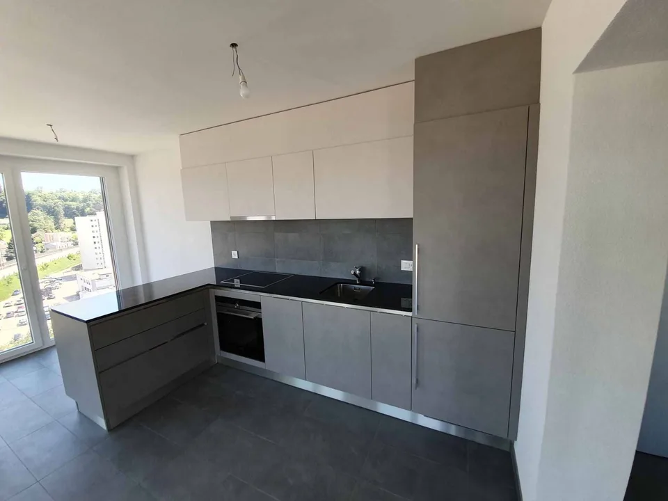 Sehr schönes Apartment im 9. Stock mit Blick auf den Neuenburgersee und den Jura – Foto 6 von 10