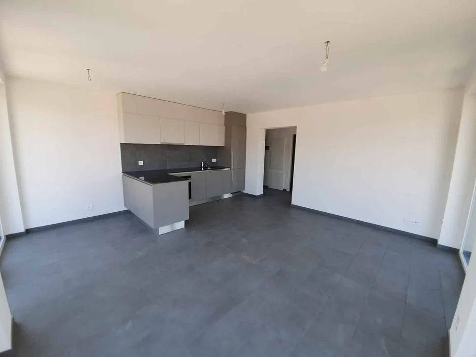 Sehr schönes Apartment im 9. Stock mit Blick auf den Neuenburgersee und den Jura – Foto 5 von 10