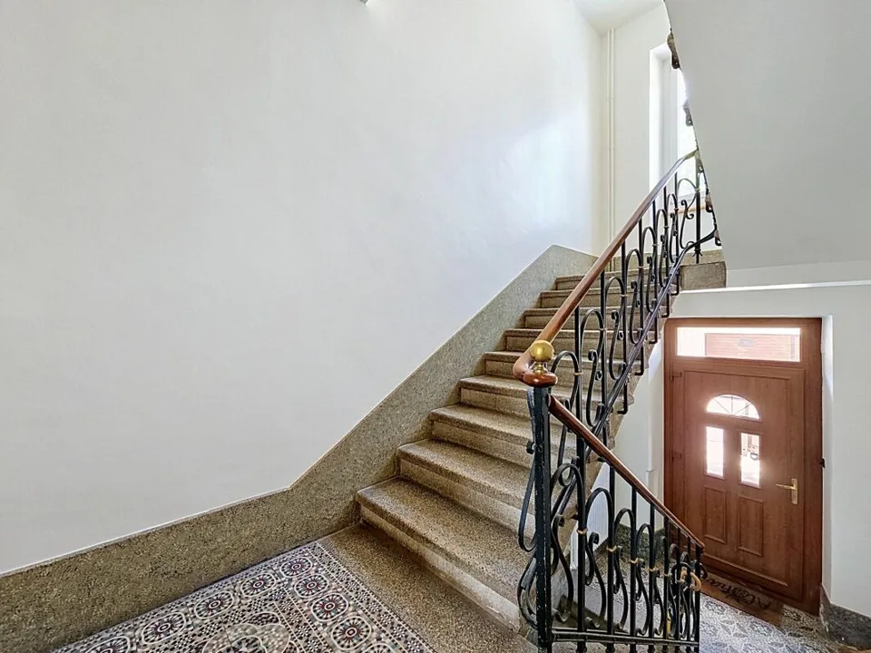 Wohnung mit besonderem Charakter und außergewöhnlicher Terrasse von 110 m² – Foto 7 von 8