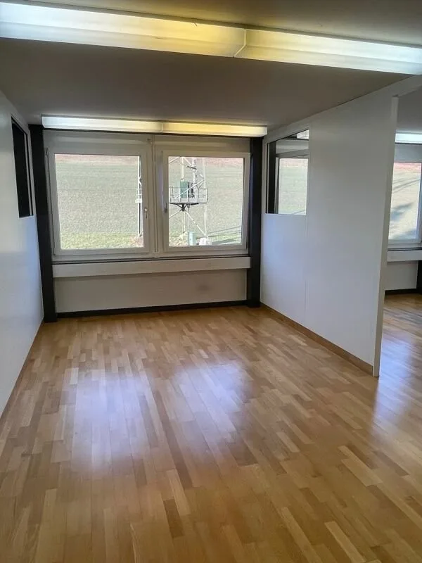 Espaces de bureau aménagés et subdivisés – photo 6 sur 8