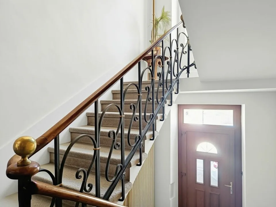 Magnifico potenziale per questo duplex di 5 locali da personalizzare – foto 8 di 11